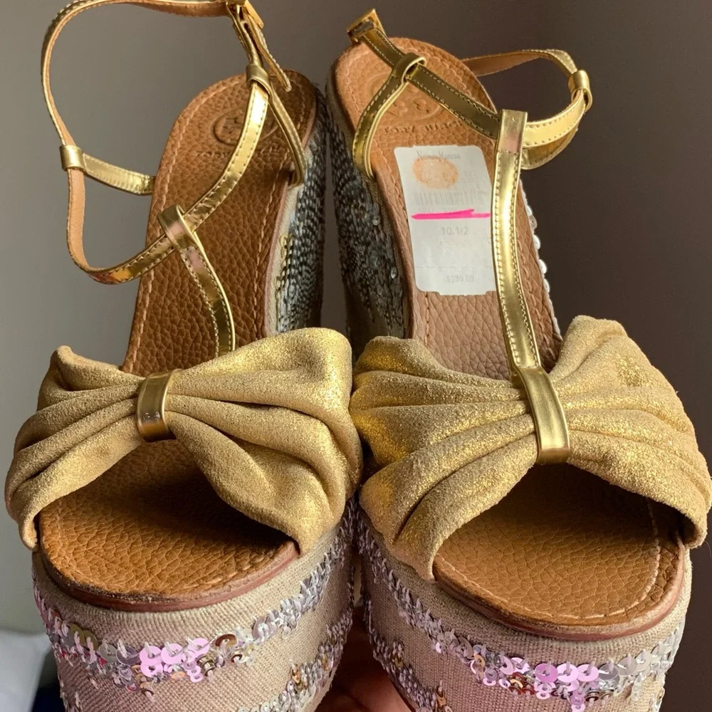 Tory Burch Gold Metallic Wedges Leather Platform Sequin Embellished Sandals - Picture 3 of 6